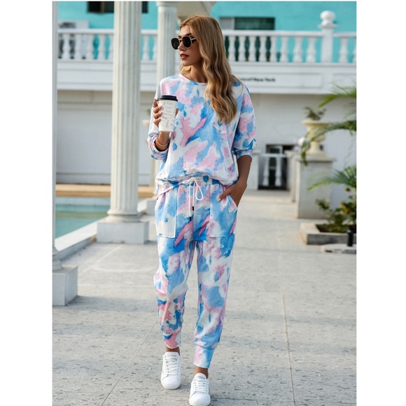 Rouge! Pants - Tie Dye 2 Piece Set: Sweatshirt & Sweatpants